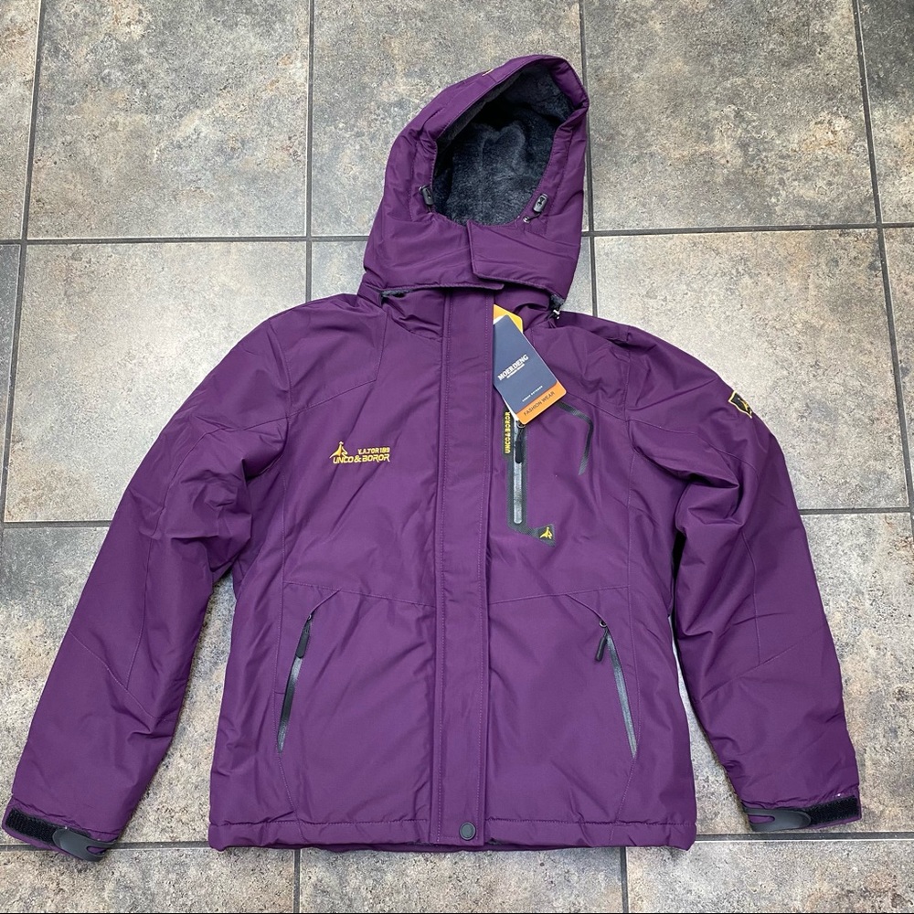 NEW! Women’s Moerdang Full Zip Ski Jacket Size Small W/Tags